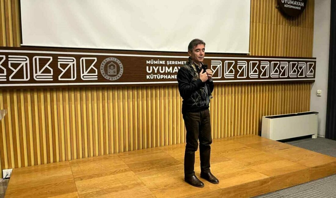 Yıldırım belediyesi tarafından düzenlenen yazı atölyesini başarıyla tamamlayan katılımcılar sertifikalarına