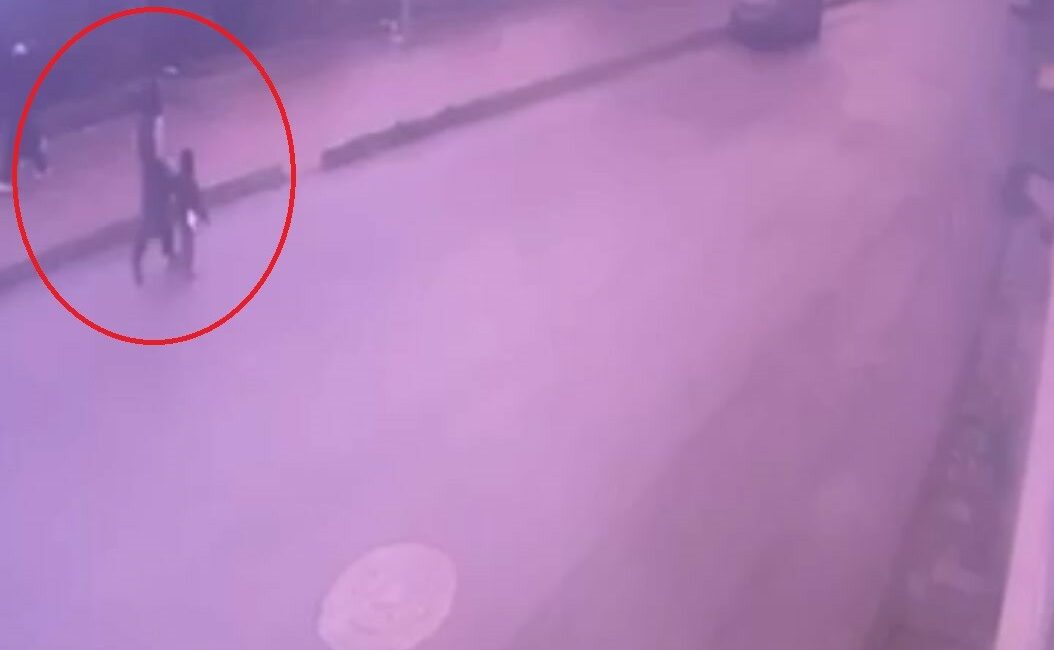 Bursa’nın Mudanya ilçesinde bir kadın, 5 yaşındaki oğlunu yüzme bahanesiyle