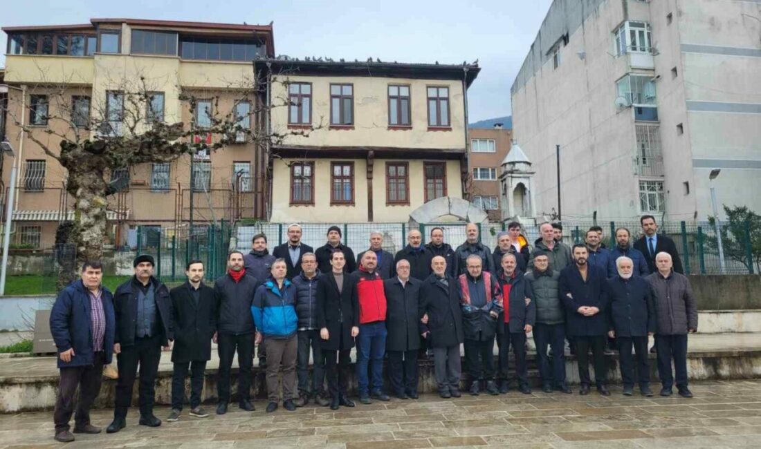 Osmanlı döneminde orduların sefere çıkarken zafer ve şükür namazı kıldığı