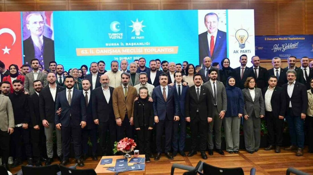 AK Parti Bursa İl Başkanı Davut Gürkan; “Gençlik, Türkiye Yüzyılı’nın bugünkü öznesidir” AK Parti Bursa İl Başkanlığı tarafından düzenlenen 63. İl Danışma