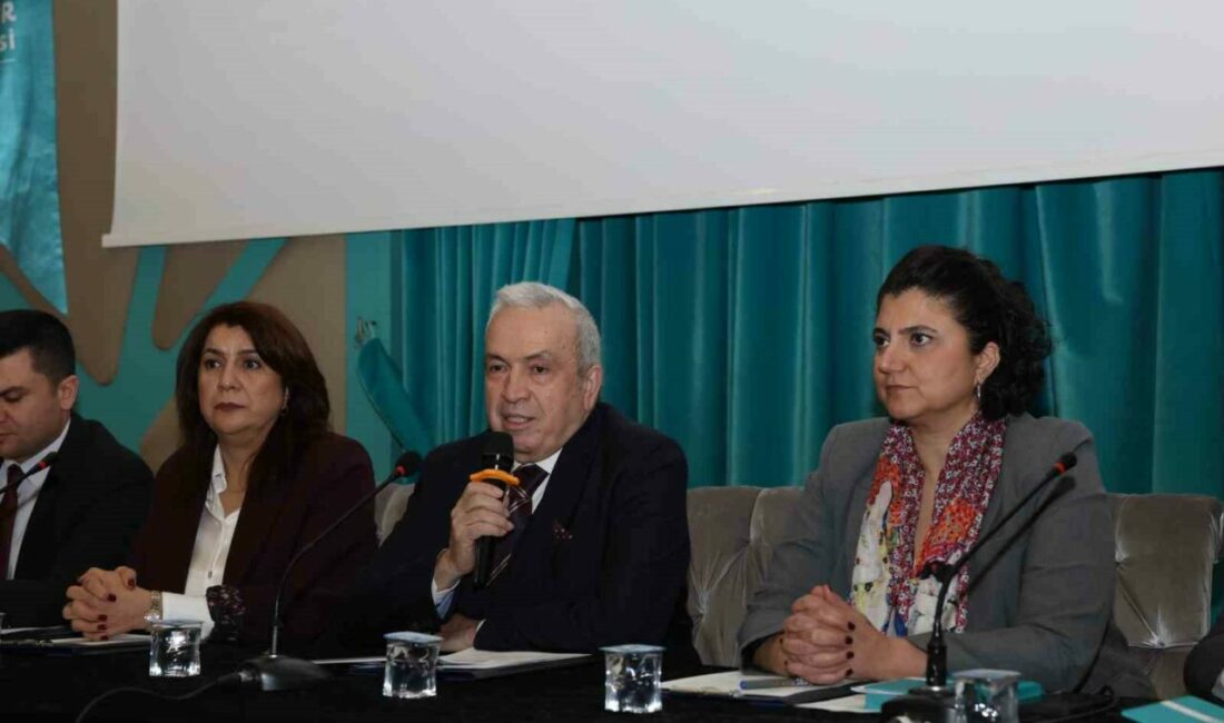 Nilüfer Belediye Başkanı Şadi Özdemir, temizlik işleri personeli ile buluştu.