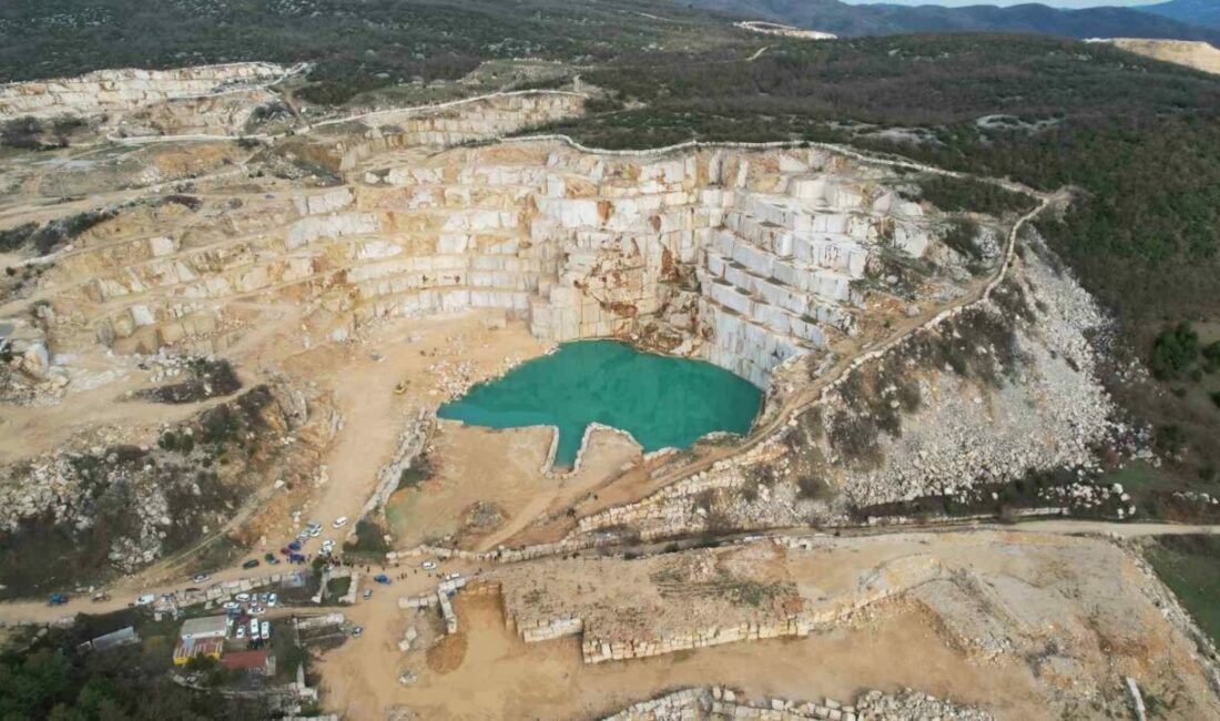 Bursa’nın Orhaneli ilçesine bağlı Erenler Mahallesi’nde eski mermer ocağında ortaya