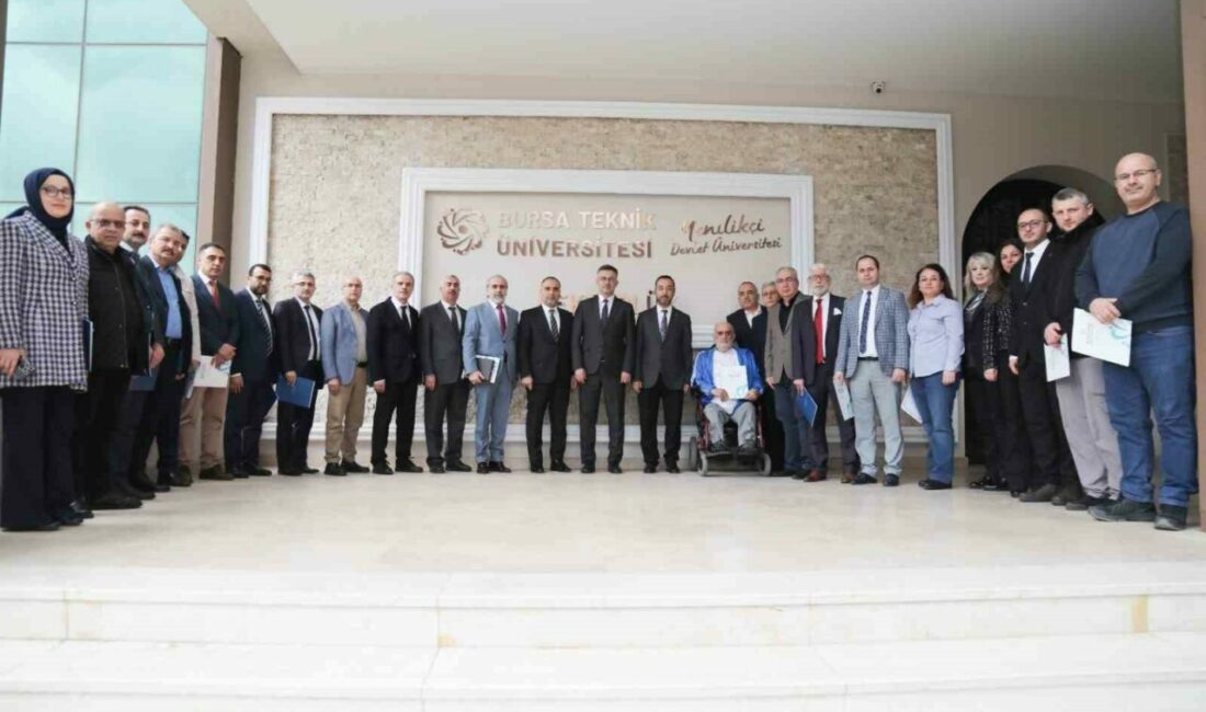 Kamuda 20 ve 30 yıllık hizmetini tamamlayan BTÜ’lü 26 personele,