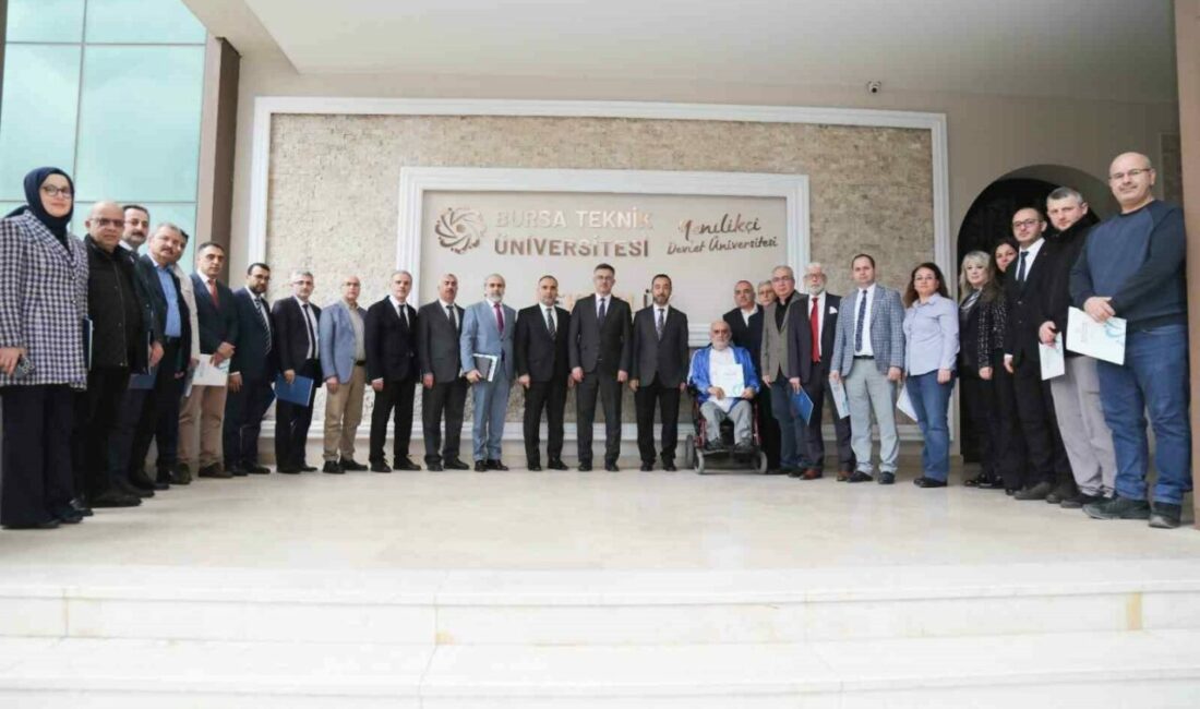 Kamuda 20 ve 30 yıllık hizmetini tamamlayan BTÜ’lü 26 personele,