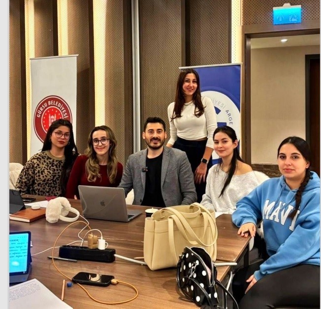 Bursa Teknik Üniversitesi (BTÜ) öğrencilerinin, Burkay Tekstil’in jet boya makinelerindeki