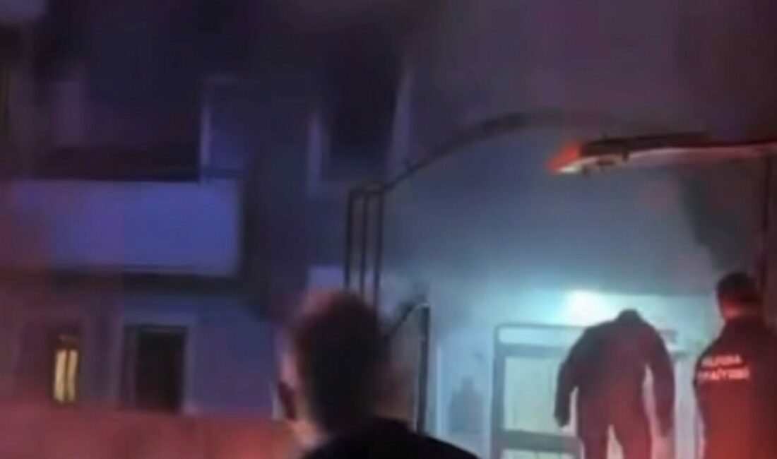 Bursa’da apartman dairesi alev alev yandı Bursa’da bir dairede çıkan yangın mahalle sakinlerine korku dolu anlar