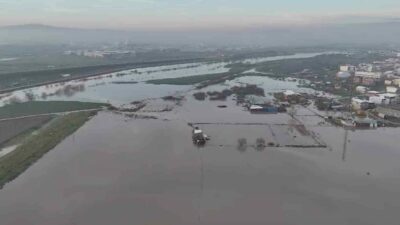 Bursa’da sağanak yağış ve kar sularının erimesi ovada binlerce ekili