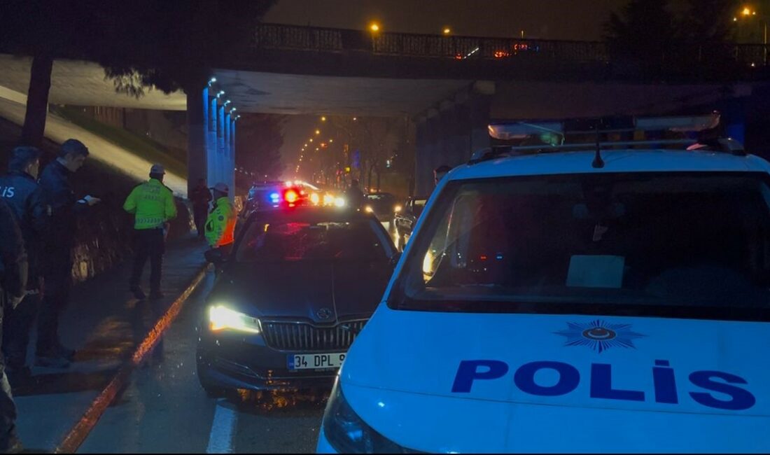 Bursa’da ’dur’ ihtarına uymadı, 10 kilometre kaçtı: “Duymadım” Bursa’da polis ekiplerinin ’dur’ ihtarına uymayan sürücü, yaklaşık 10 kilometre