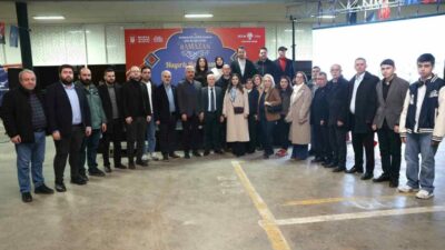 Bursa Büyükşehir Belediye Başkanı Mustafa Bozbey, Mimarsinan Mahallesi’nde düzenlenen iftar