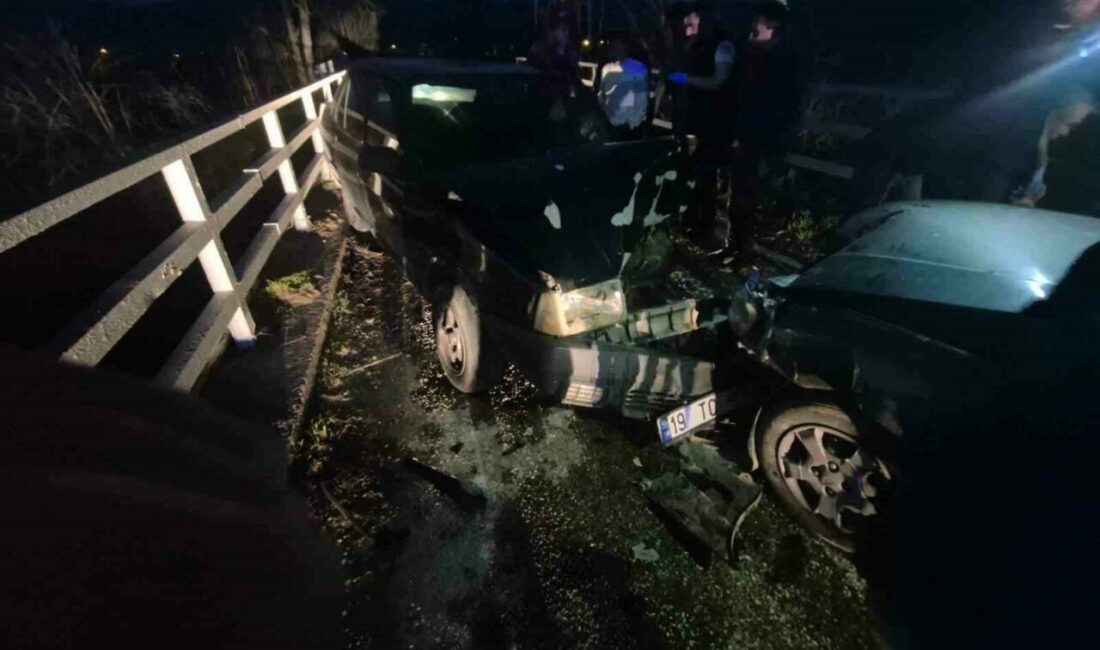 Bursa’nın İnegöl ilçesinde iki otomobilin kafa kafaya çarpıştığı kazada 3