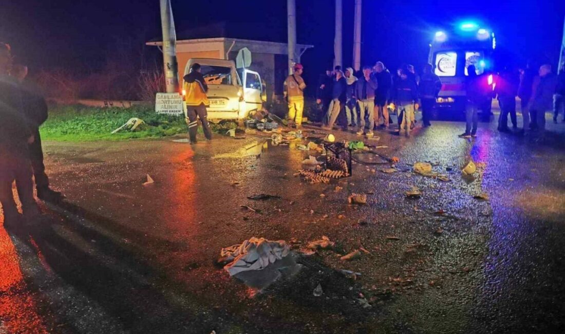 Bursa’da kamyonet ile otomobil çarpıştı: 2 yaralı Bursa’nın Karacabey ilçesinde kamyonet ile otomobilin çarpıştığı kazada 2 kişi