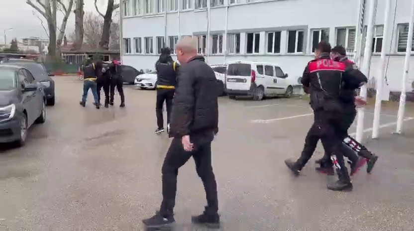 Bursa’da alacak verecek meselesi yüzünden bir kahvehane önünde işlenen cinayet,