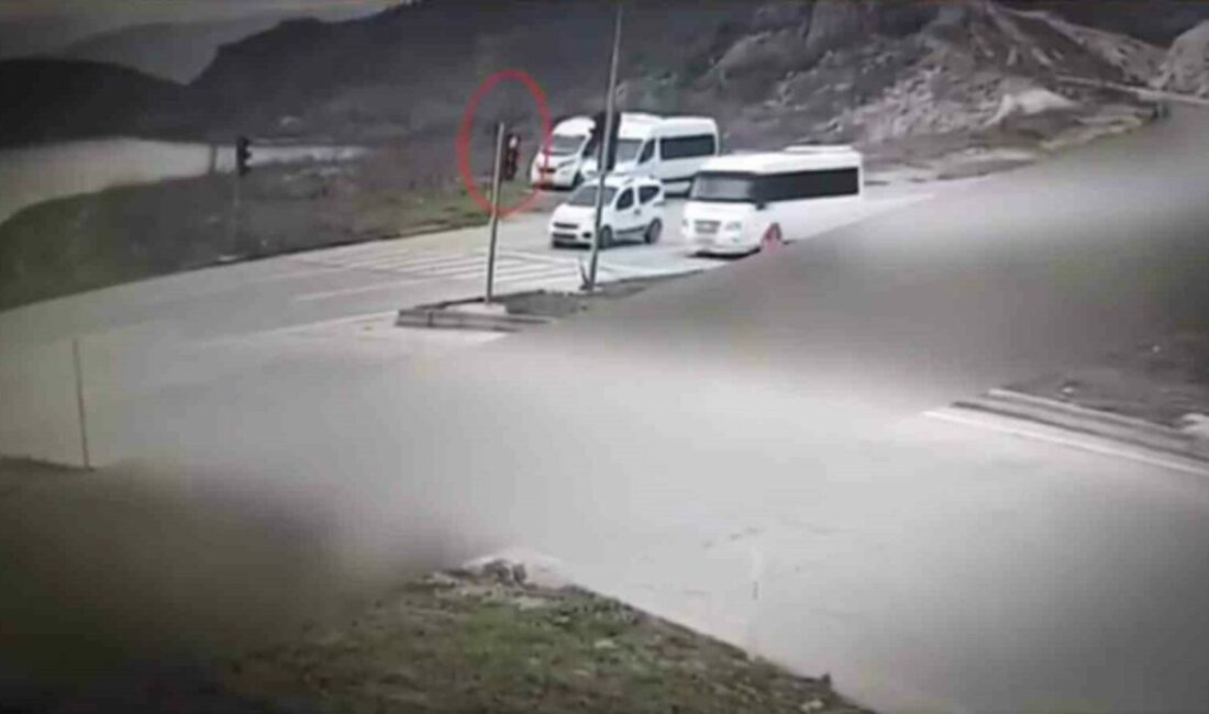 Bursa’da kent genelinde trafik güvenliğini artırmaya yönelik denetimler aralıksız sürüyor.