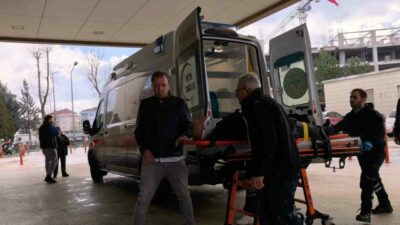 Bursa’nın İnegöl ilçesinde iki motosikletin kafa kafaya çarpıştığı kazada 1’i