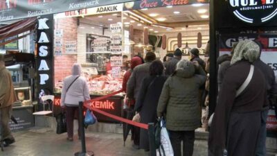 Ramazan ayının yaklaşmasıyla birlikte Bursa’daki çarşı ve pazarlarda yoğunluk yaşanmaya
