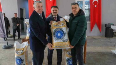 Bursa Büyükşehir Belediyesi, kırsal kalkınma hedefleri doğrultusunda üreticiye fide-fidan ve