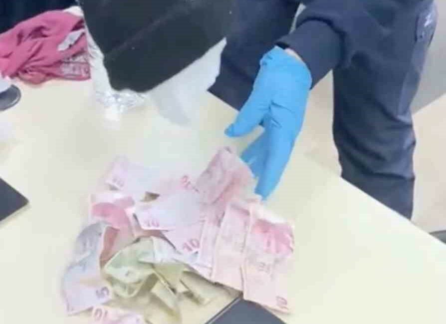 Bursa’nın Gemlik ilçesinde dilencilik yapan şahsın paraları bebek bezine sakladoığı