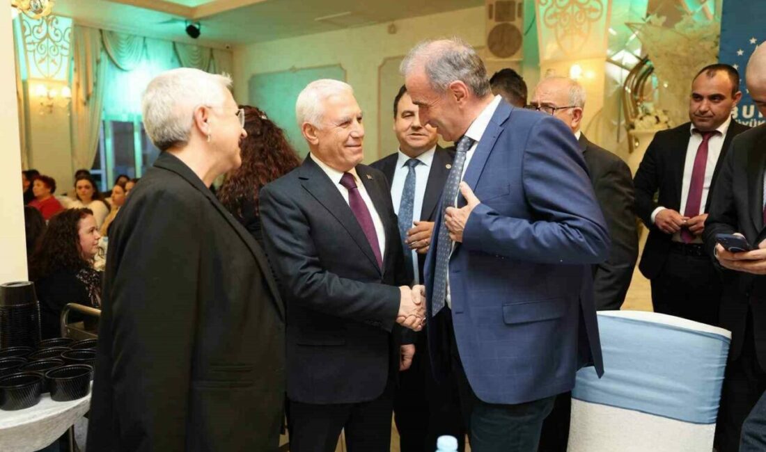 Gönül coğrafyasında Ramazan coşkusu Bursa Büyükşehir Belediyesi’nin kardeş şehir Filibe’de yüzlerce Müslümanın katılımıyla düzenlediği