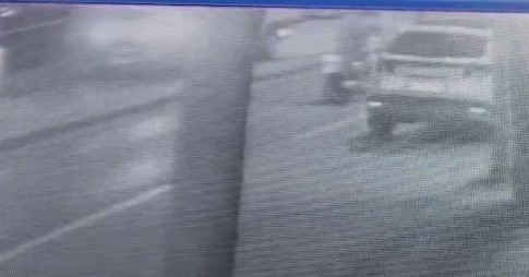 İki motosiklet böyle çarpıştı… 1’i hamile 2 yaralı Bursa’nın Yıldırım ilçesinde iki motosikletin çarpışması sonucu 1’i hamile 2