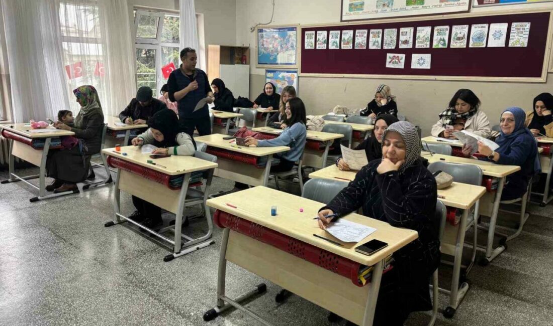 İlkokulda veliler kitap okuma yarışmasında ter döktü Bursa’nın Osmangazi ilçesinde yer alan Reşitpaşa İlkokulu, “Aile Yılı” kapsamında