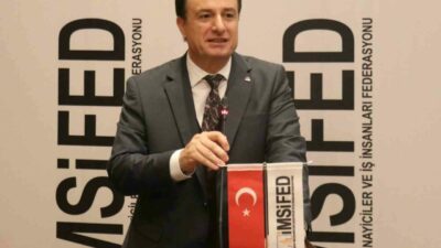 6 Şubat 2023 depremlerinin yıldönümünde açıklama yapan İnşaat Müteahhitleri Sanayici