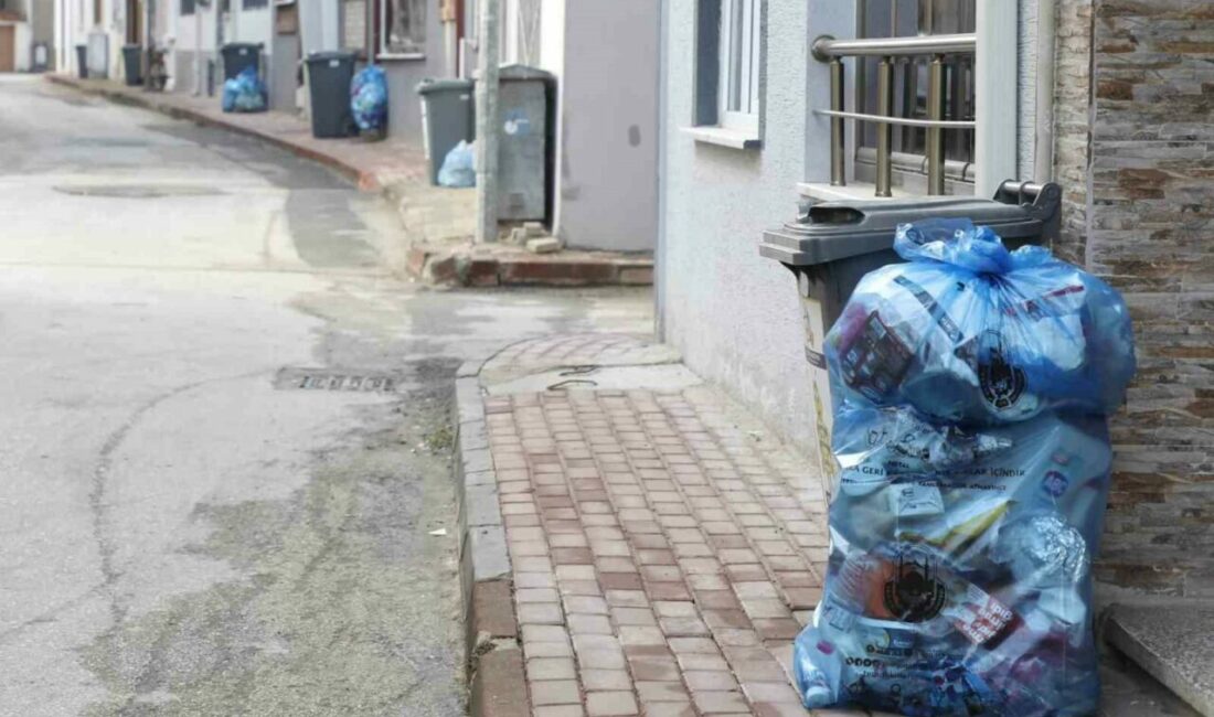 İnegöl Belediyesi, 2025’te kent genelinde binlerce ton atığı çevre kirliliğine