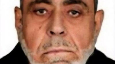 Bursa’da gece yarısı zili çalan kişi ile konuşmak için kapının