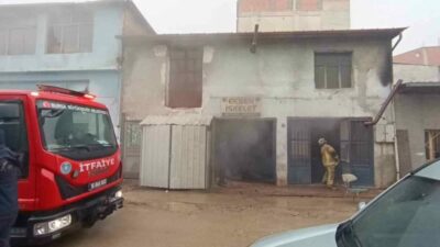 Bursa’nın İnegöl ilçesinde faaliyet gösteren bir mobilya iskelet imalathanesinde çıkan