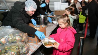 Osmangazi Belediyesi, Ramazan’ın birlik ve dayanışma ruhunu mahallelere taşıyarak Çiftehavuzlar