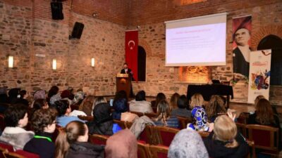 Osmangazi Belediyesi’nce düzenlenen ’Sağlıklı Kadınlar Sağlıklı Toplum’ söyleşisinde rahim ağzı