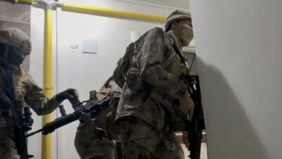 Bursa’nın Osmangazi ilçesinde bir iş yerine yönelik gerçekleştirilen silahlı saldırılarla