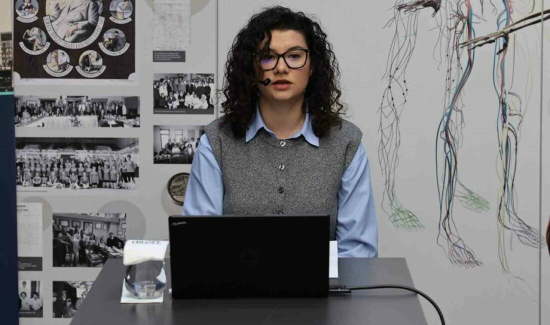 Nilüfer Belediyesi’nin düzenlediği “Kemik Erimesi ve Beslenme” başlıklı söyleşide konuşan