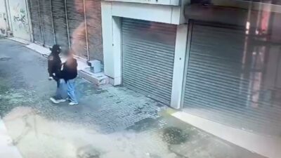 Bursa’nın Osmangazi ilçesinde tornavida kullanarak bir vatandaşın cep telefonunu gasp