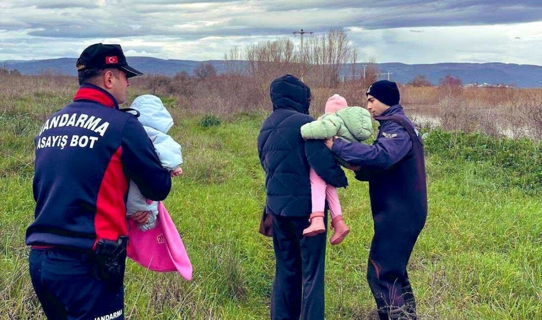 Bursa’da Uluabat Gölü’nde mahsur kalan 1 kadın ve 2 çocuk