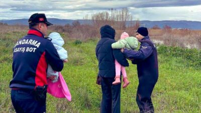 Bursa’da Uluabat Gölü’nde mahsur kalan 1 kadın ve 2 çocuk