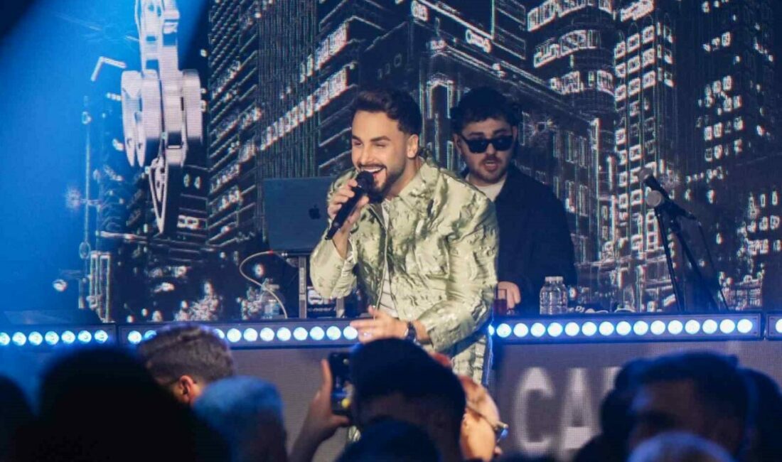 Uludağ’da Sefo çılgınlığı yaşandı. Kış festivalinde sahne alan ünlü sanatçı