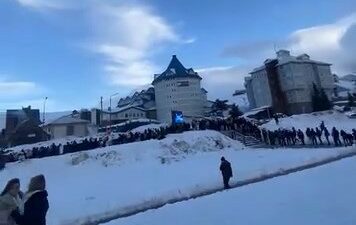 Türkiye’nin önemli kış turizmi merkezlerinden Bursa Uludağ’da, güneşli havayla birlikte