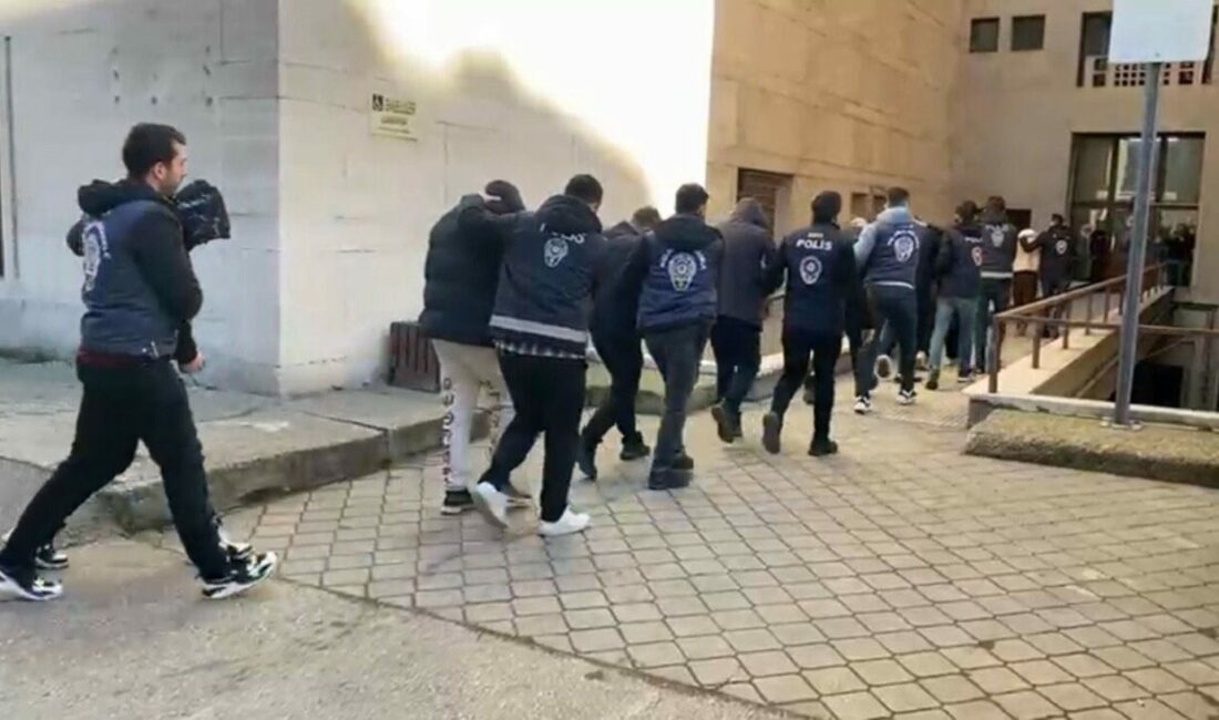 Bursa’da yasa dışı bahis sitelerini yönettikleri ve vatandaşları mağdur ettikleri