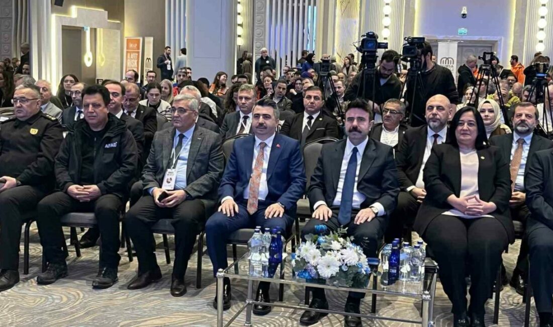 Yıldırım’da 30 bin bağımsız birim kentsel dönüşümle Bursa’ya kazandırılıyor Bursa Belediyeler Birliği tarafından düzenlenen ’Bursa İRAP 2027-32 Afet Risk