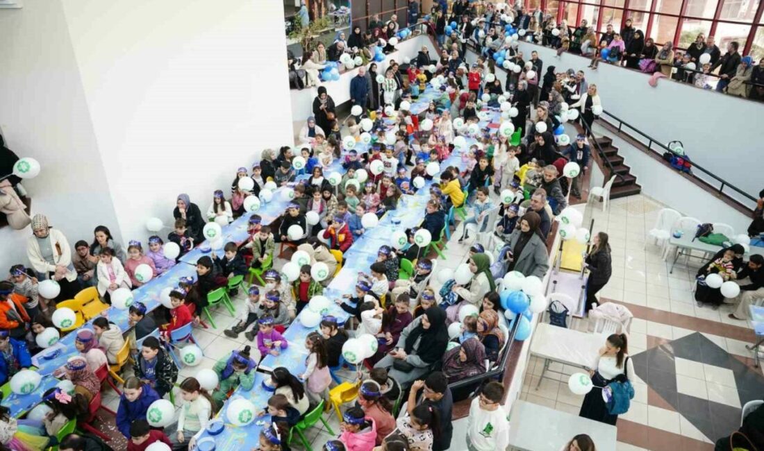 Yıldırım’da minikler için iftar vakti Yıldırım Belediyesi, Ramazan’ın manevi coşkusunu çocuklara yaşatmak için tekne orucu