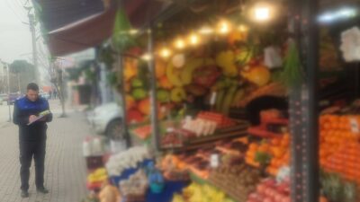 İnegöl Belediyesi Zabıta Müdürlüğü ekipleri, ramazan ayı öncesi şehirde hizmet