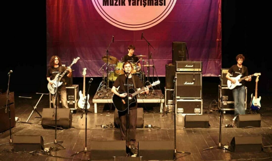 Nilüfer Belediyesi tarafından bu yıl 15’incisi düzenlenen Nilüfer Liseli Gençler