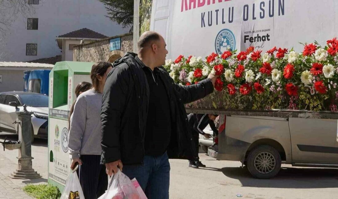 Kestel Belediyesi, 8 Mart Dünya Kadınlar Günü’nde ilçeyi adeta çiçeklerle