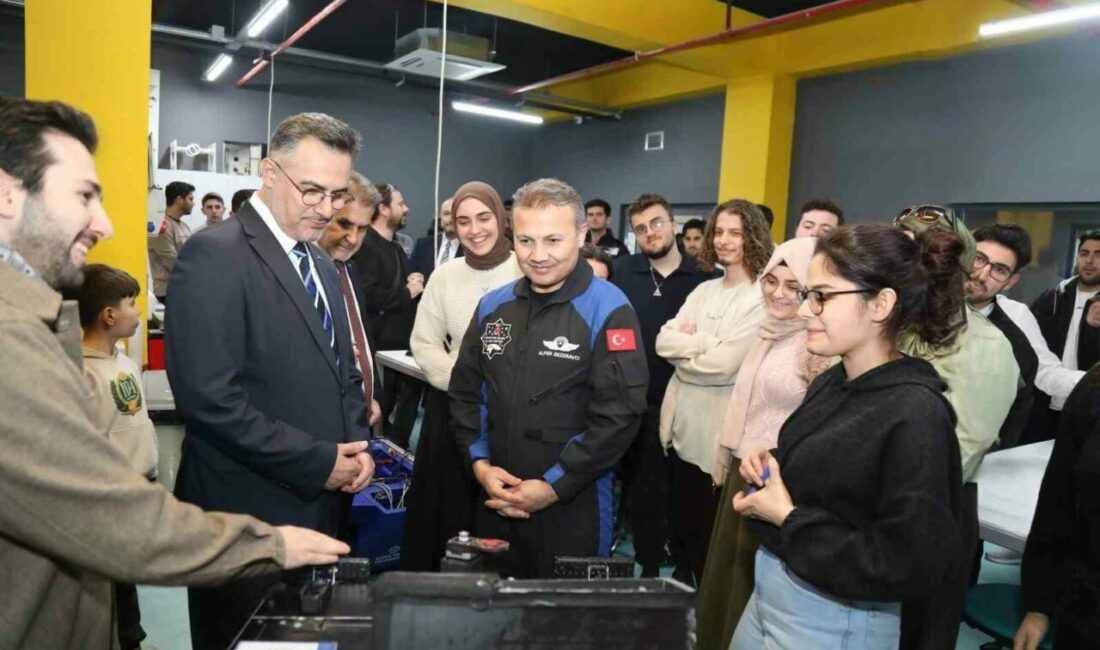 Alper Gezeravcı’dan BTÜ öğrencilerinin TEKNOFEST projelerine tam not Türkiye’nin ilk astronotu Alper Gezeravcı, Bursa Teknik Üniversitesi programı kapsamında