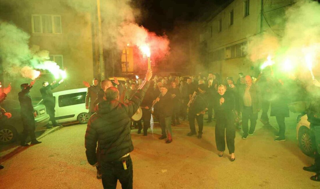 Bursa Büyükşehir Belediye Başkanı Mustafa Bozbey, eşi Seden Bozbey ile