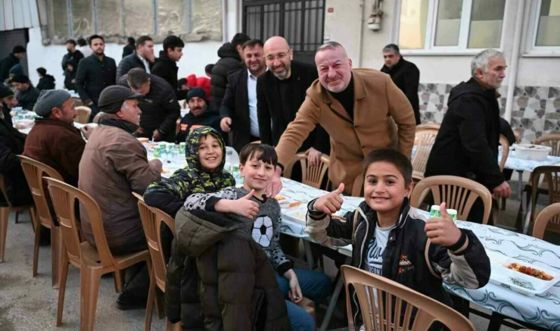 Başkan Karabatı sokak iftarında vatandaşlarla buluştu Karacabey Belediye Başkanı Fatih Karabatı, Ramazan ayının manevi atmosferini vatandaşlarla