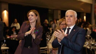 Bursa Büyükşehir Belediye Başkanı Mustafa Bozbey, eşi Seden Bozbey ile