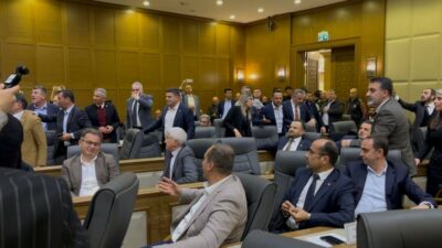Mustafa Bozbey ile Oktay Yılmaz arasında, Bursa Büyükşehir Belediye Meclisi’nde