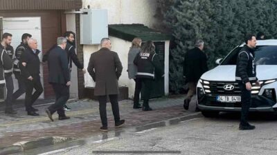 Bursa Büyükşhir Belediye Başkanı Mustafa Bozbey, eşi ve kızı gözaltına