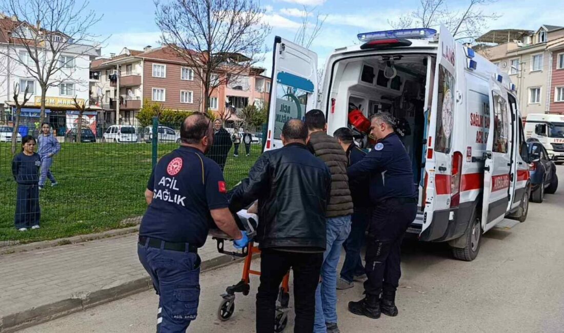 Bursa’da 3 katlı binada yangın: Dumandan zehirlenen yaşlı kadının durumu ağır Bursa’nın İnegöl ilçesinde 3 katlı apartmanda çıkan yangında dumandan etkilenen